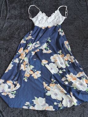 Blooming Jelly Navy Floral Backless Sundress with White Lace Bodice